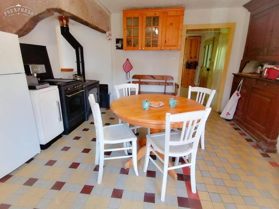 Ferme De Ma Grand-Mere Le Haut-du-Them Экстерьер фото