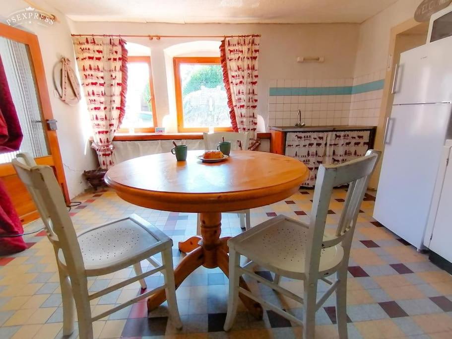 Ferme De Ma Grand-Mere Le Haut-du-Them Экстерьер фото
